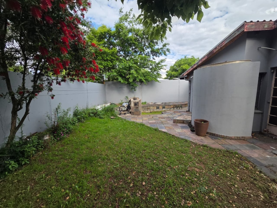 13 Bedroom Property for Sale in Brandwag Free State